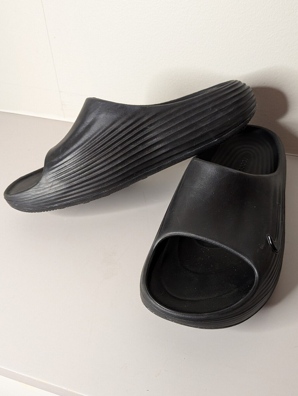Nike React Rejuven8 Slides